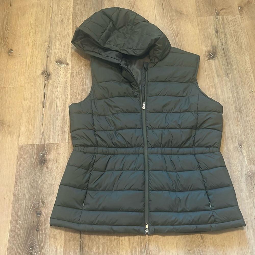 Army Green swiss tech hooded puffy vest XL 16-18